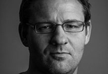 Arnar Már ARNGRIMSSON : Biographie et Bibliographie Arnar Már Arngrímsson